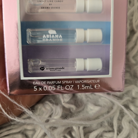 Ariana Grande Fragrance Discovery Set - Samples - Picture 4 of 4